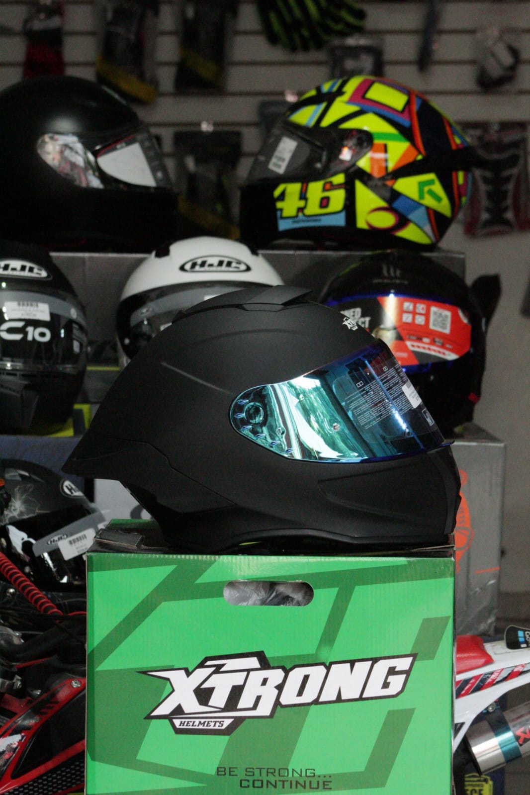 CASCO INTEGRAL XTRONG 820 NEGRO/AZUL